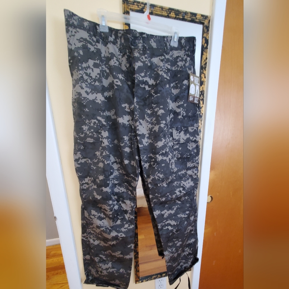 Mens camo pants